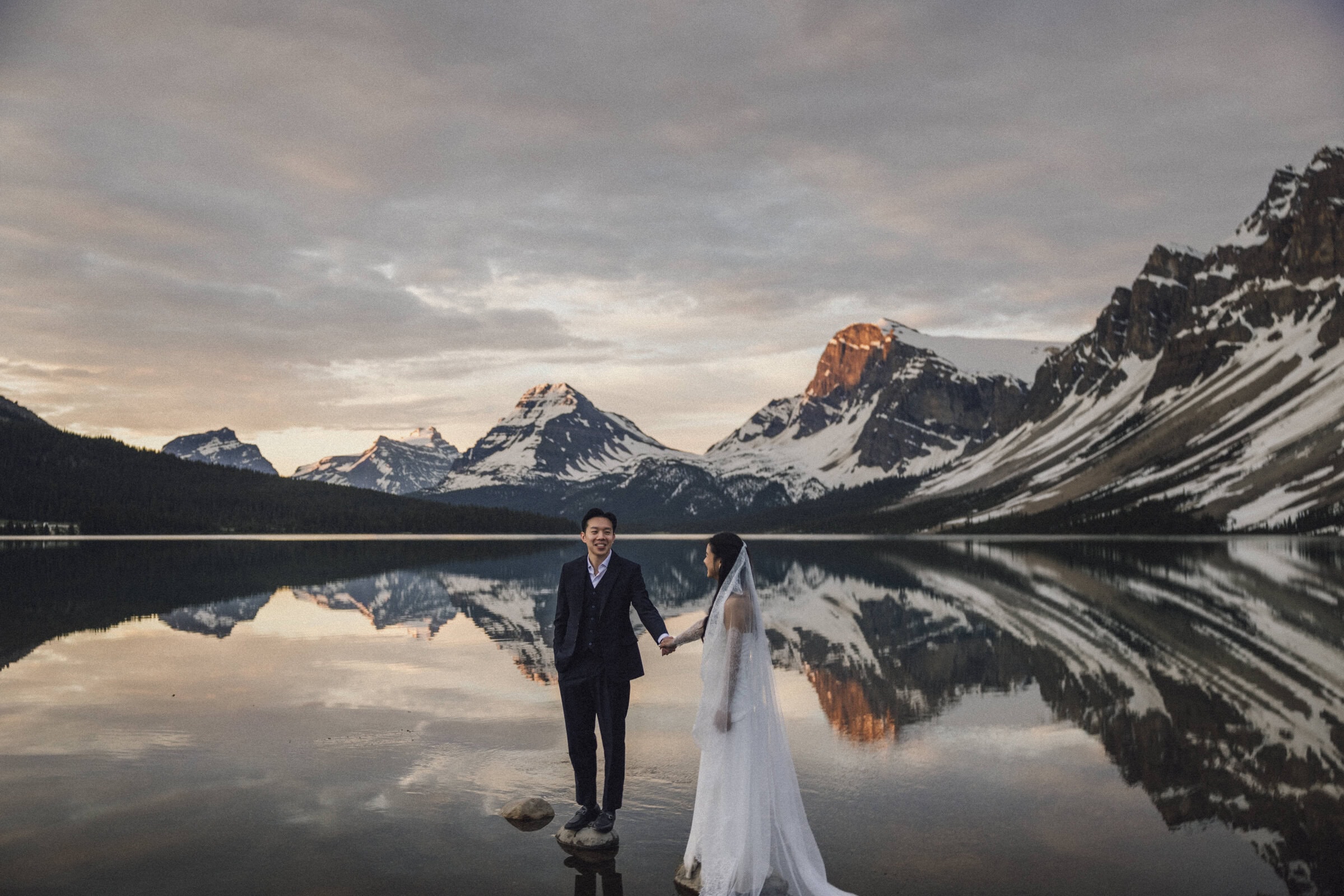 J-M-Bow-Lake-Sunrise-Elopement-Allie-Knulls-Photography-21