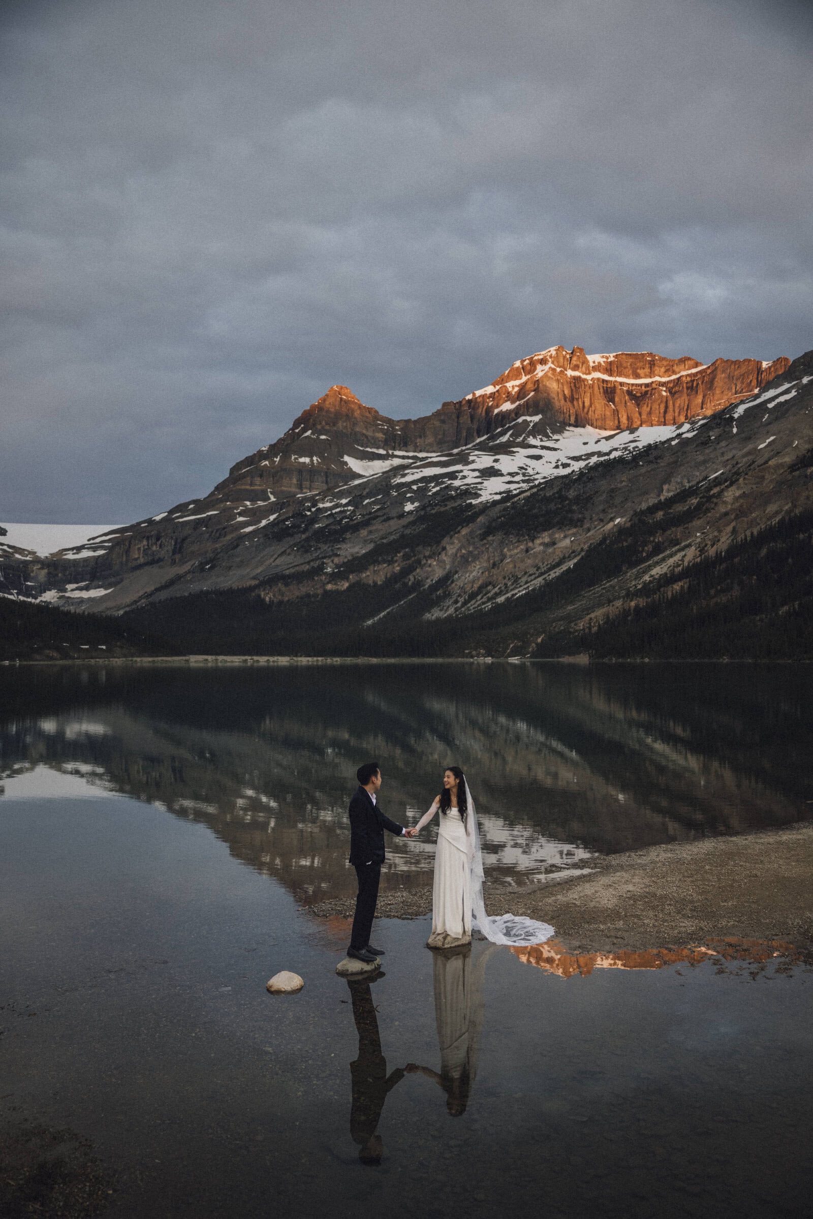 J-M-Bow-Lake-Sunrise-Elopement-Allie-Knulls-Photography-32