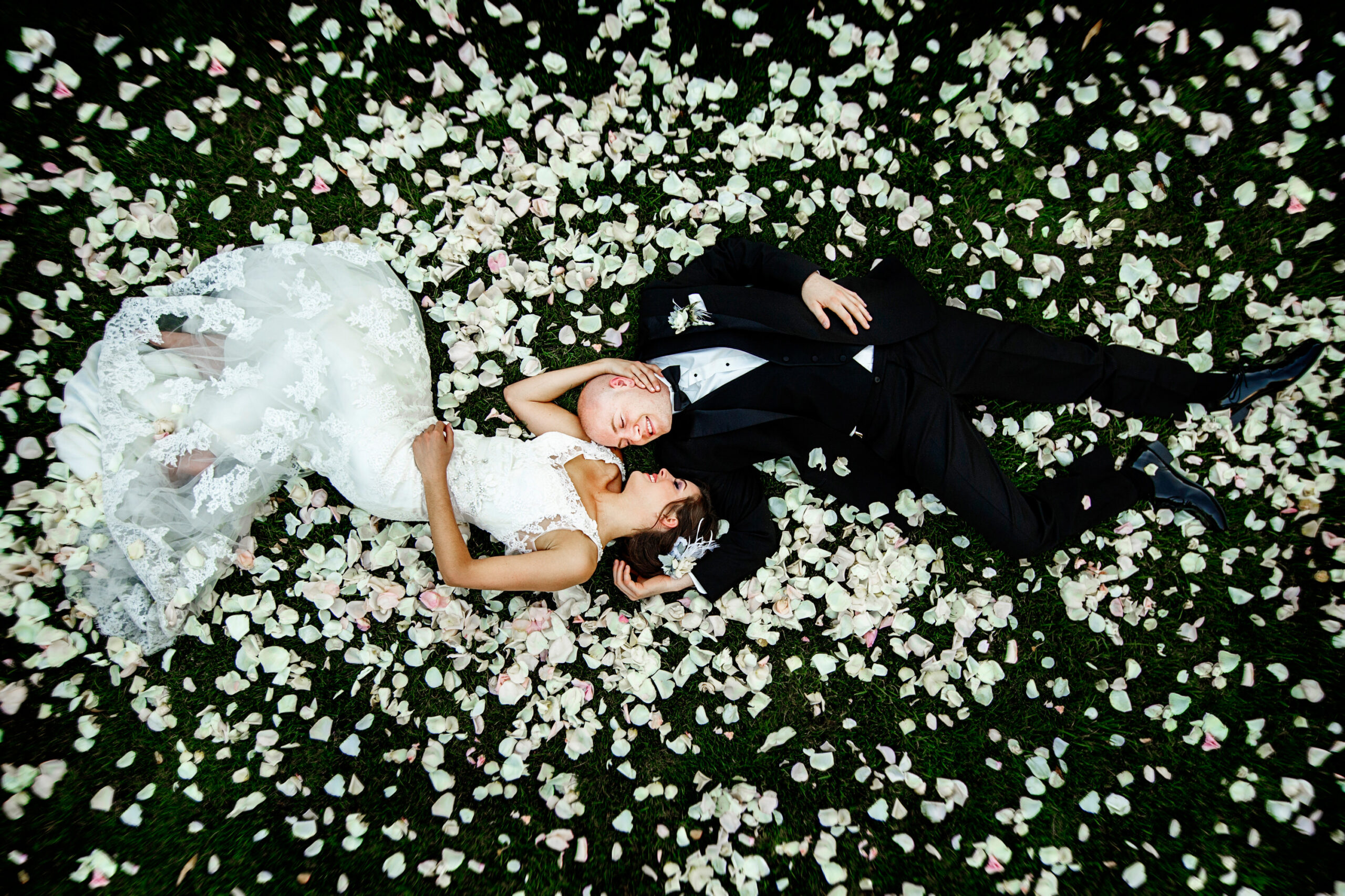 040_hyatt-valencia-wedding-photos-Rose-Garden