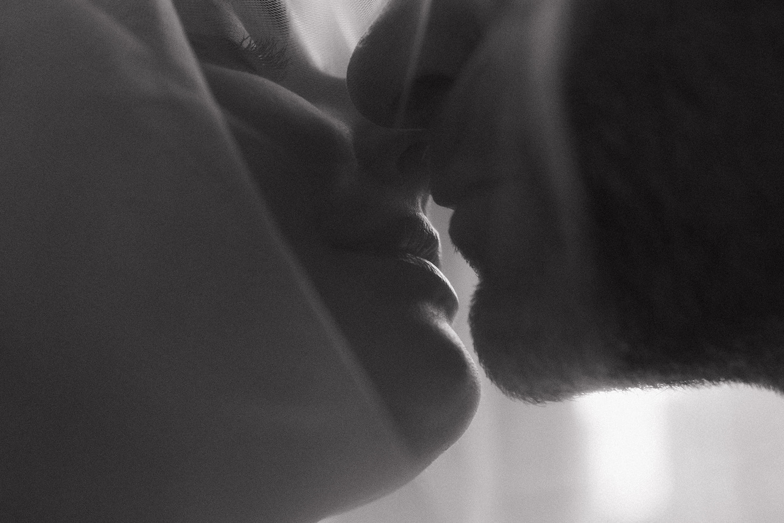 KellySchusterPhotography-ErinLenkyn-VancouverStudioIntimateWedding-8126-2-1