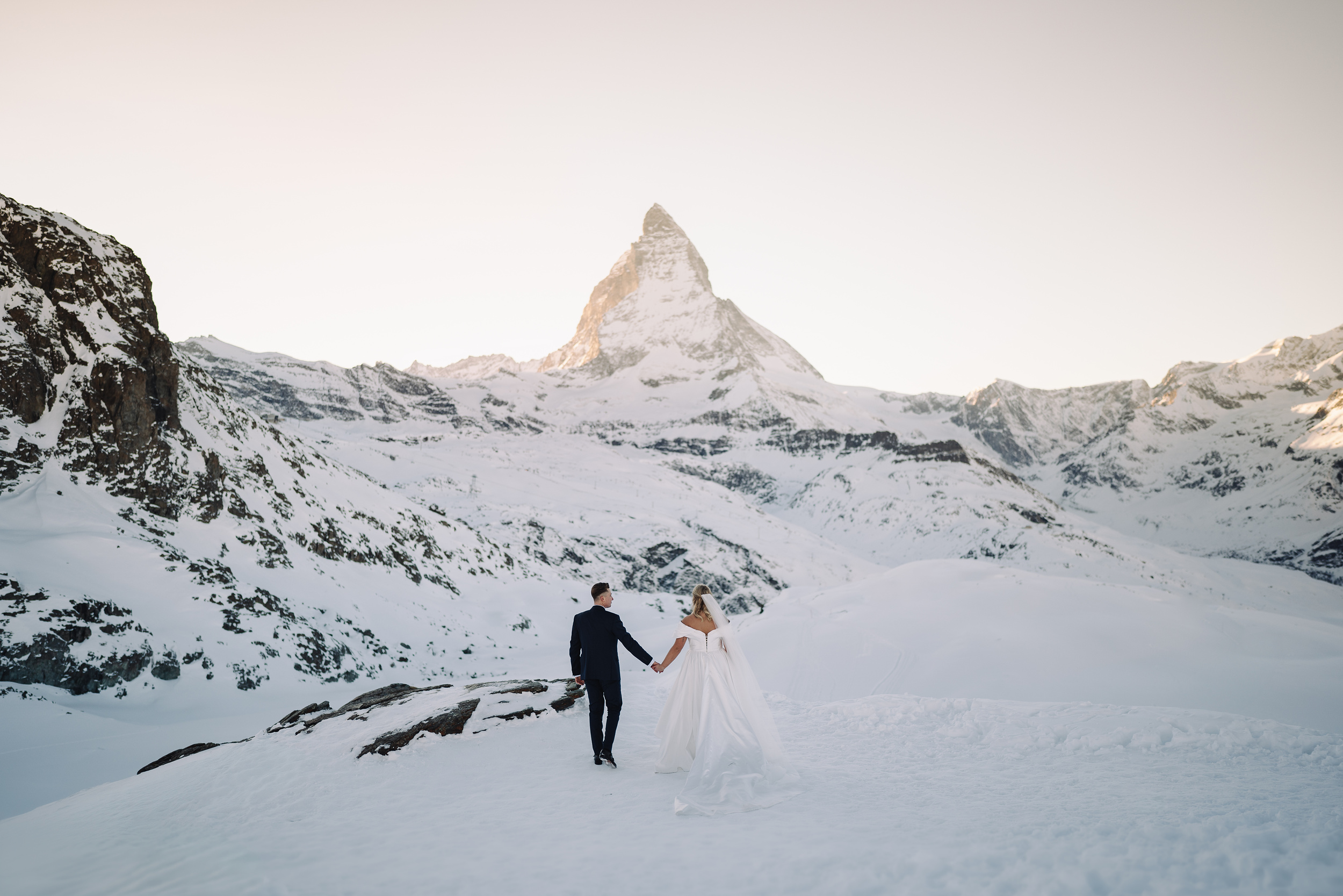 what-sets-me-apart-as-your-alps-elopement-photographer